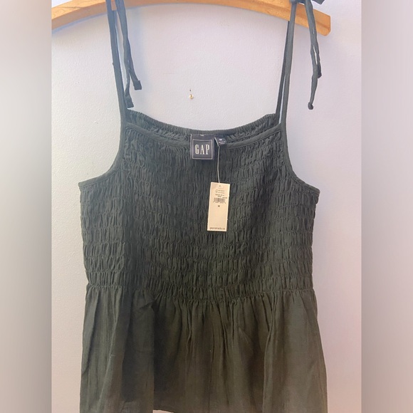 Cropped smocked tank, NWT - Picture 1 of 3